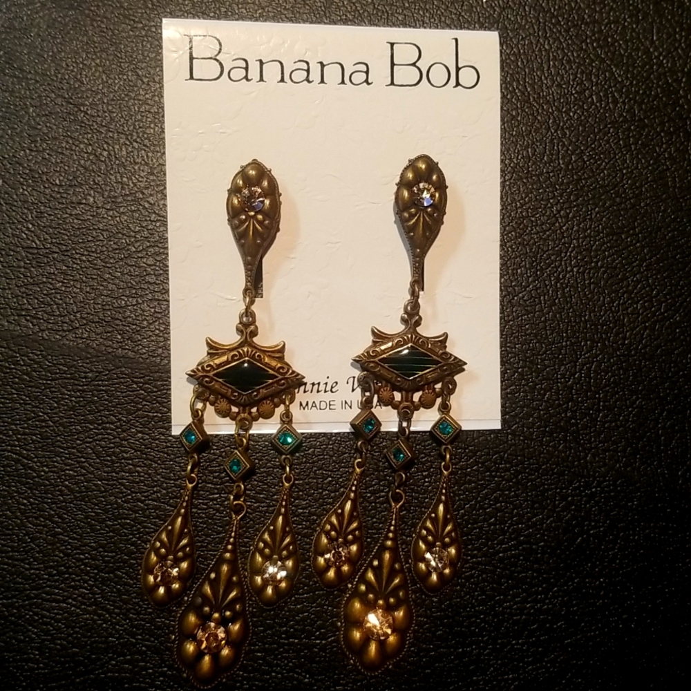 Vintage banana bob earrings